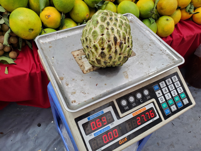 Na khổng lồ đổ bộ Hà Nội, 200.000 đồng/quả vẫn cố mua nếm thử-2