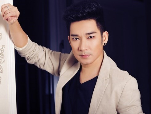 Đời tư của Quang Hà - nam ca sĩ vừa phải hủy show vì Cung Việt Xô bị cháy: 