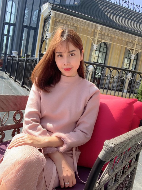 Chuyện ngoài tưởng tượng của sao Việt hậu thẩm mỹ: Hương Giang bị hải quan chặn vì khác, Đức Phúc bị nhầm thành Noo-2