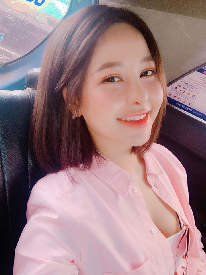 Sau 6 tháng vướng ồn ào lộ clip nóng, hot girl Trâm Anh lột xác thanh lịch-8