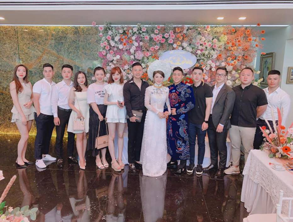 Siêu” đám hỏi của rich kid Giang Lê: Vàng đeo trĩu cổ mỏi tay, hoành tráng như này hứa hẹn đám cưới còn bùng nổ hơn nữa!-5