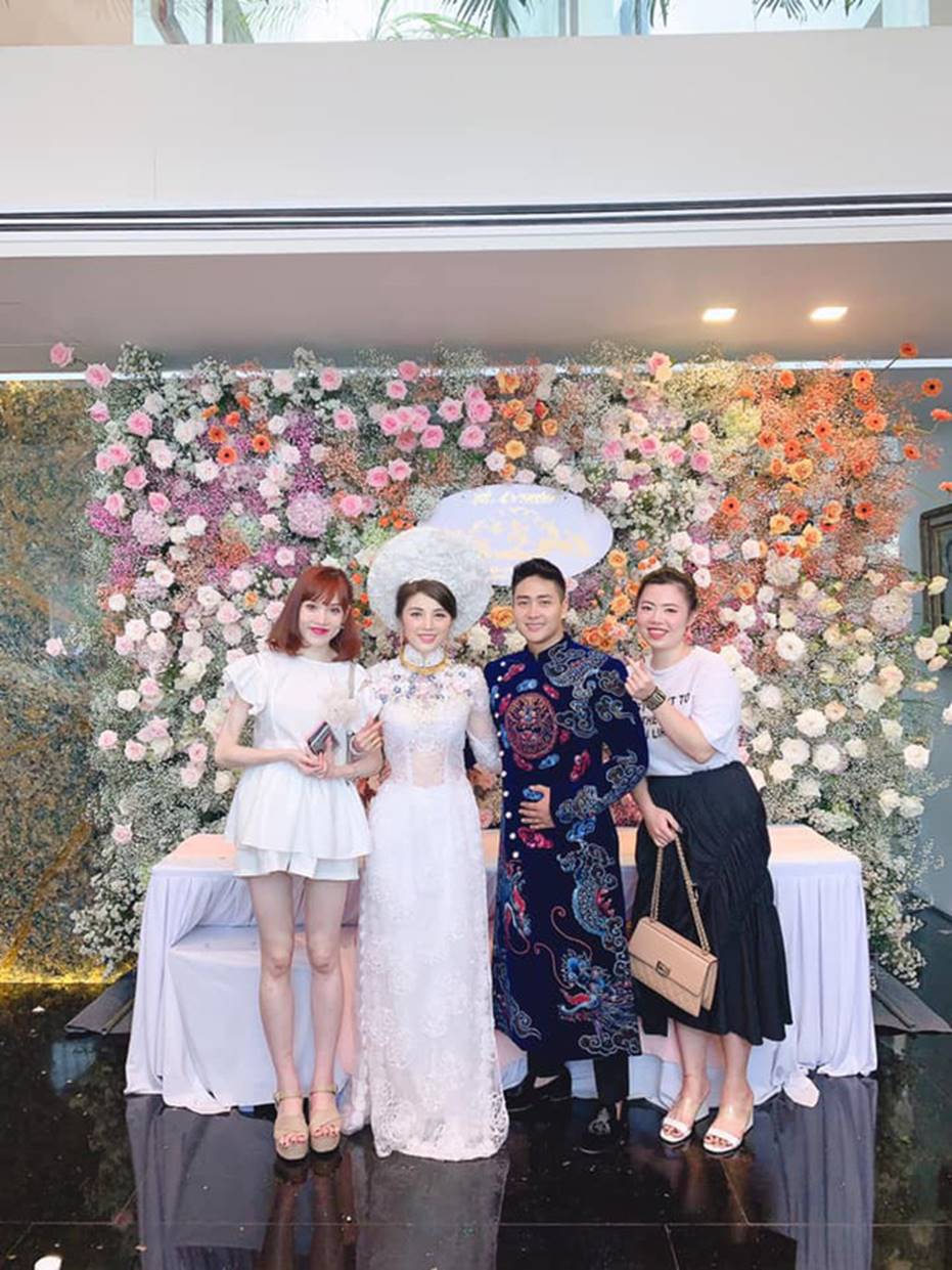 Siêu” đám hỏi của rich kid Giang Lê: Vàng đeo trĩu cổ mỏi tay, hoành tráng như này hứa hẹn đám cưới còn bùng nổ hơn nữa!-6