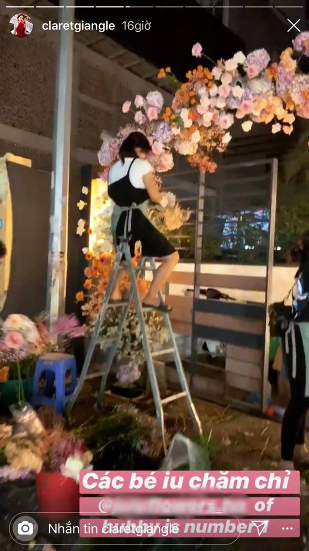 Siêu” đám hỏi của rich kid Giang Lê: Vàng đeo trĩu cổ mỏi tay, hoành tráng như này hứa hẹn đám cưới còn bùng nổ hơn nữa!-8