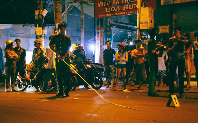 2 nhóm côn đồ hỗn chiến, dùng mã tấu chém trọng thương 3 công an đến ngăn chặn-1