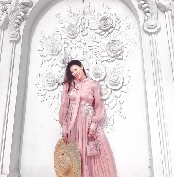 Nhận không ra bà bầu Lan Khuê trong hình ảnh đẹp như nàng thơ dù đã gần đến ngày sinh nở-1