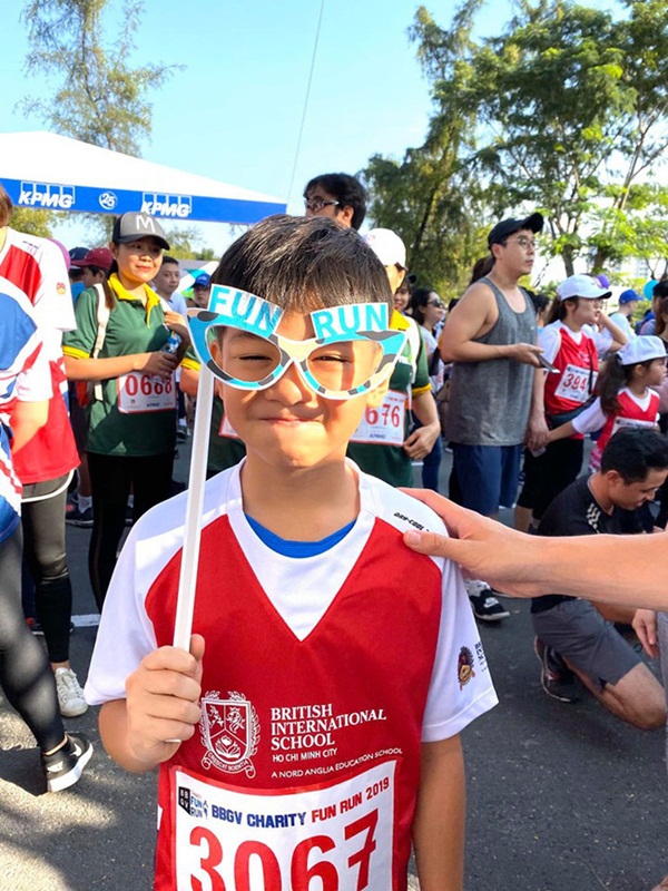 Cuộc chạm mặt công khai đầu tiên của Cường Đô La và Kim Lý khi cả hai cùng làm điều này cho bé Subeo-5