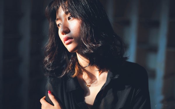 Bồ của chồng gọi cho vợ vênh váo em sắp sinh, con em cần có bố, vợ cười dịu dàng tặng cho cô ả một món quà sốc rụng rời-1