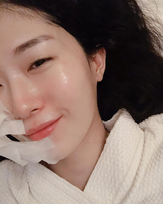 Sau 1 năm theo đuổi quy trình skincare đồ sộ cả chục bước, đây là 5 bài học rút ruột rút gan nàng BTV muốn chia sẻ đến chị em-1