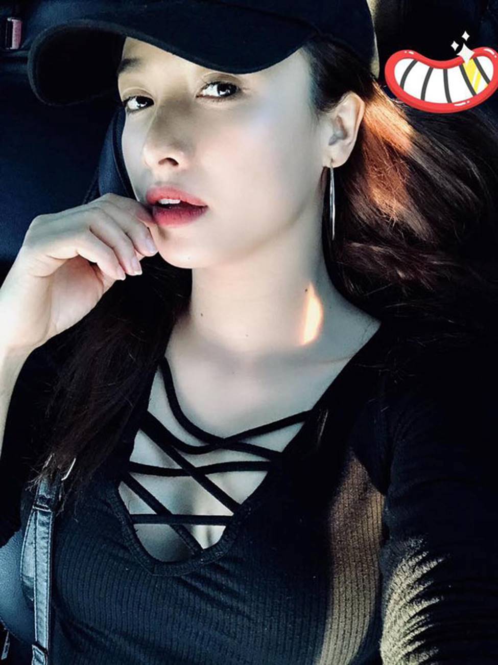 Thị Bình Nhật Kim Anh, Lê Bê La sexy tột bậc khác hẳn vai hầu gái trên phim-17