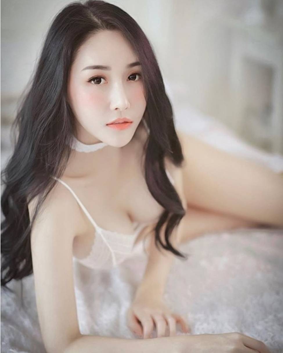 2 mẫu Thái mảnh mai lá liễu nhưng cơ bụng nổi cuộn đẹp như tượng tạc-10