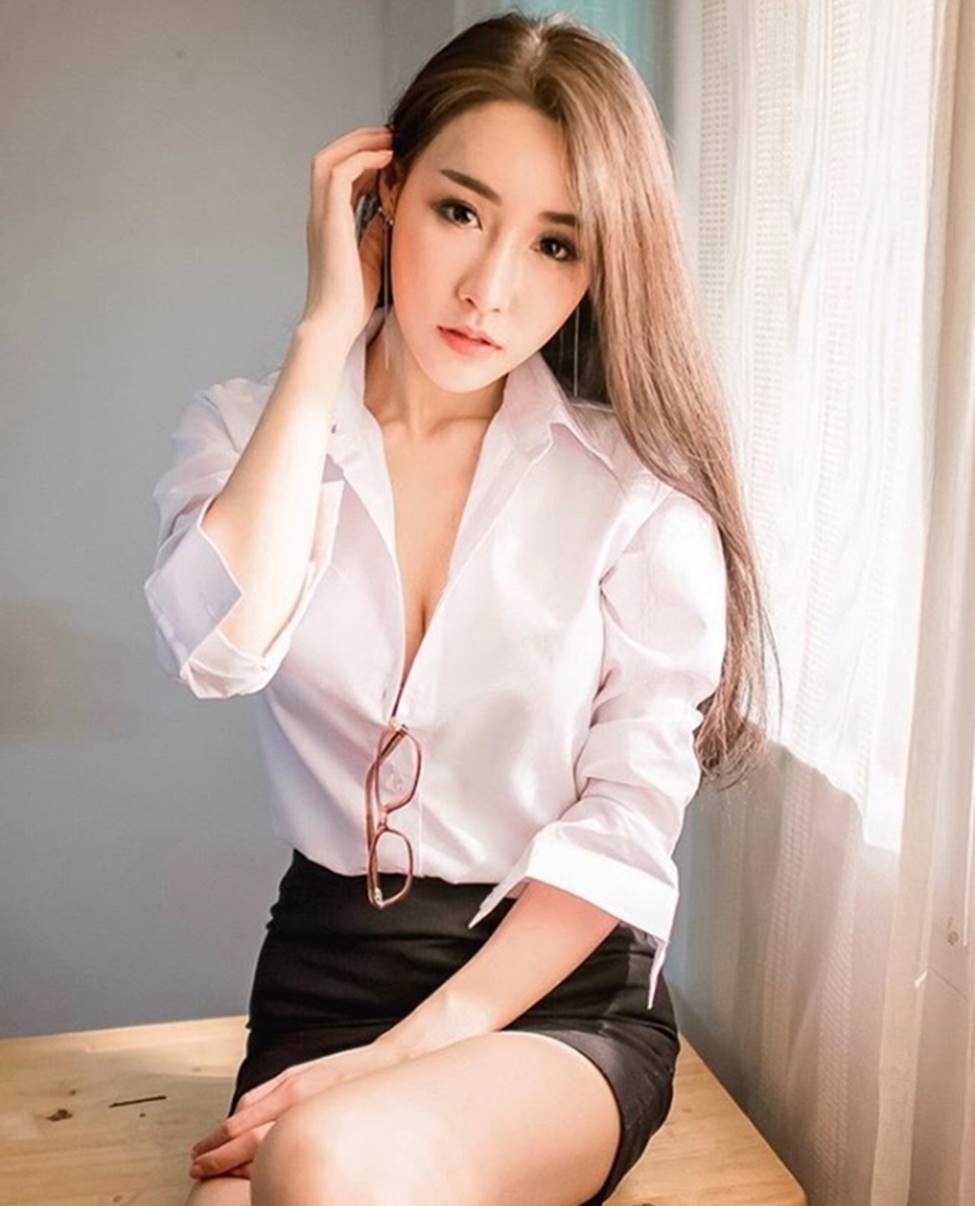 2 mẫu Thái mảnh mai lá liễu nhưng cơ bụng nổi cuộn đẹp như tượng tạc-8