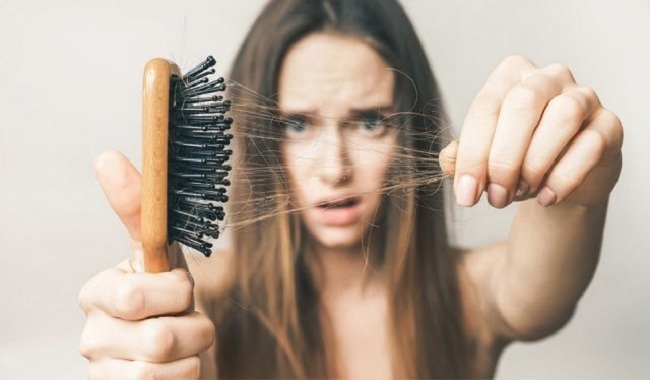 Những mẹo hiệu quả giúp tóc không còn rụng ngày giao mùa-1