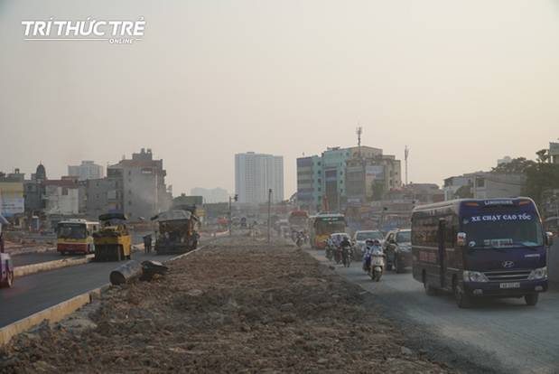 Ngộp thở đi qua những tuyến đường bụi mù ở HN, trong những ngày chất lượng không khí xấu-2