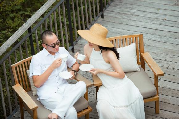 Ngọc Thạch cùng chồng thiếu gia trốn 2 con trai đi diễn cảnh tình tứ-6