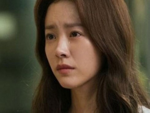 Gói ghém kỉ vật của người chồng đã mất, tôi rụng rời tay chân khi hộp bí mật vừa mở