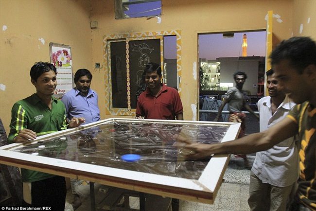 Cứ tưởng Dubai xa hoa tột đỉnh nhưng cũng có góc nghèo thế này mà ít ai biết-12