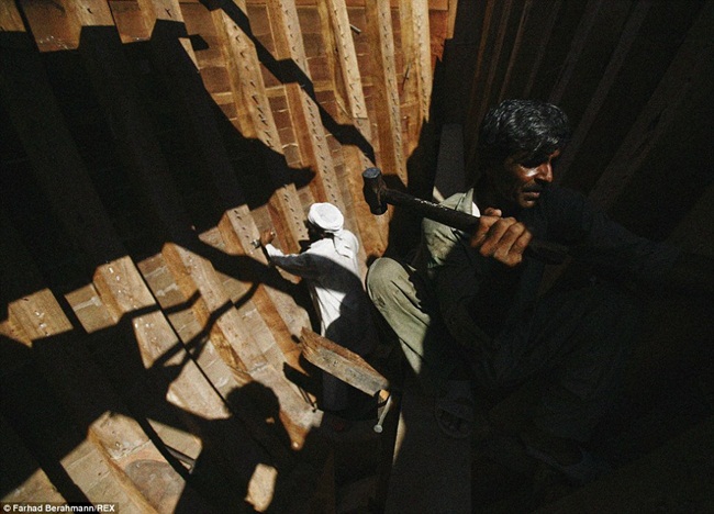 Cứ tưởng Dubai xa hoa tột đỉnh nhưng cũng có góc nghèo thế này mà ít ai biết-5