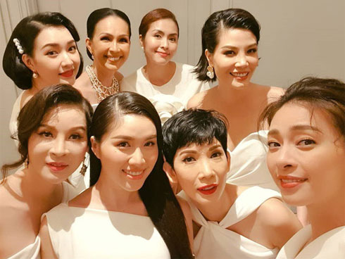 Dàn mỹ nhân Vbiz lộ nhan sắc thật qua ảnh camera thường: Dấu vết thời gian đến khuyết điểm body, Hà Tăng đỉnh khó cãi-12