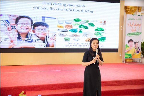 846.000 hộp sữa đậu nành trao cho học sinh tiểu học 4 tỉnh phía Bắc-2