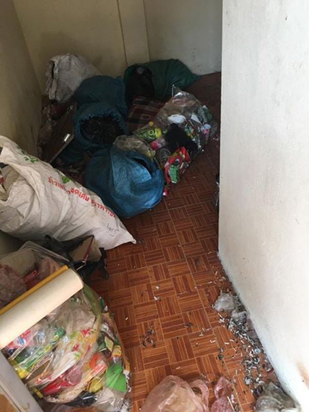 Sốc với căn phòng trọ bẩn kinh hoàng của cô gái trẻ: Vỏ lon, túi nilon chất hết lên giường, rác nhét 3 bao vẫn chưa hết-4