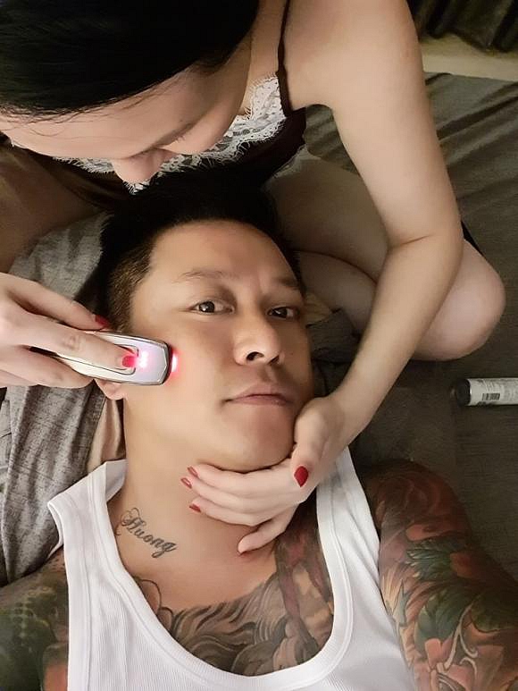 Được vợ chăm sóc, tặng quà sinh nhật sớm, Tuấn Hưng tiết lộ: ‘từ lúc em lấy vợ có con chả bao giờ đi shopping luôn’-5