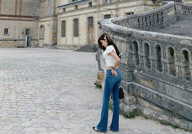 Bí quyết phối đồ với quần jeans đẹp như Hà Tăng và dàn mỹ nhân Việt-10