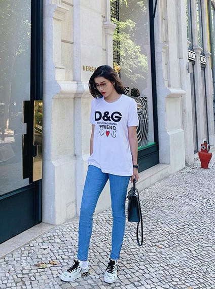 Bí quyết phối đồ với quần jeans đẹp như Hà Tăng và dàn mỹ nhân Việt-13