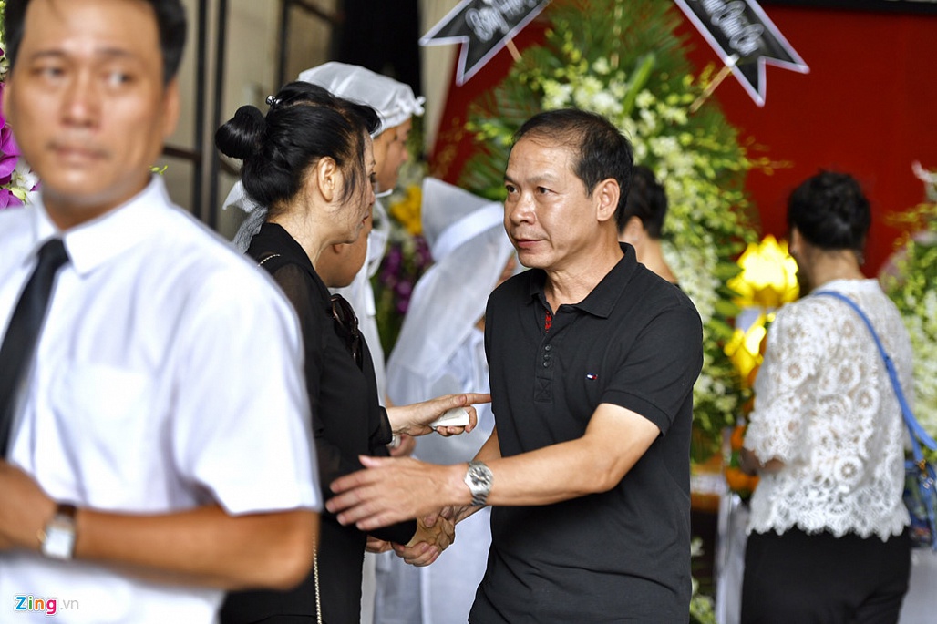 NSND Trà Giang, Trung Anh nghẹn ngào đến viếng nghệ sĩ Thế Anh-10