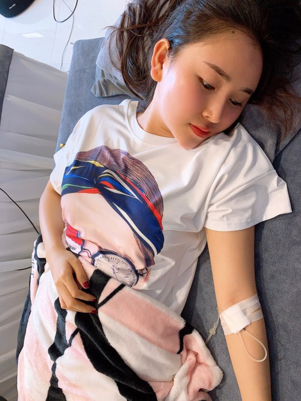 Hoa khôi bị ném đá vì hôn bạn diễn trong show hẹn hò phải đi truyền nước vì quá stress-3