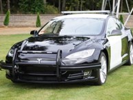 Cảnh sát Mỹ phải dừng truy đuổi nghi phạm vì xe Tesla hết điện