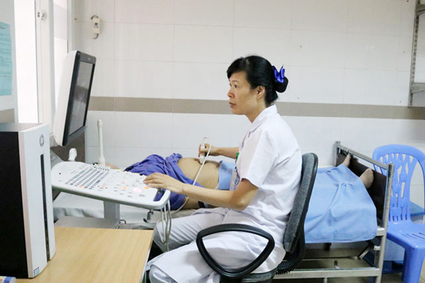 Thai 9 tháng chết lưu trong bụng mẹ do suy dinh dưỡng-1