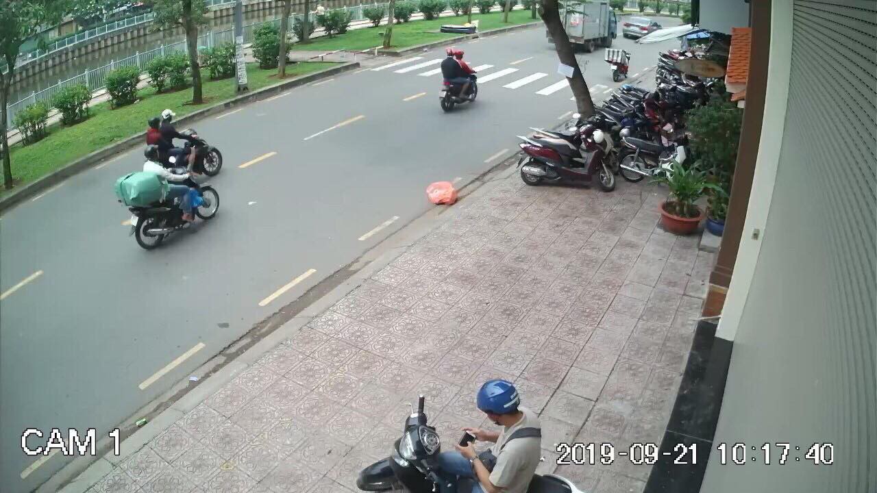 Nhóm cướp kéo lê cô gái trẻ trên đường phố Sài Gòn-2