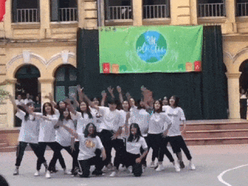 Màn vũ đạo Đi đu đưa đi của học sinh trường chuyên ở Điện Biên-1
