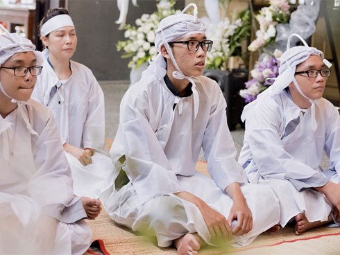 Vợ và ba con trai nén nỗi đau, kể về di nguyện của nghệ sĩ Xuân Hiếu