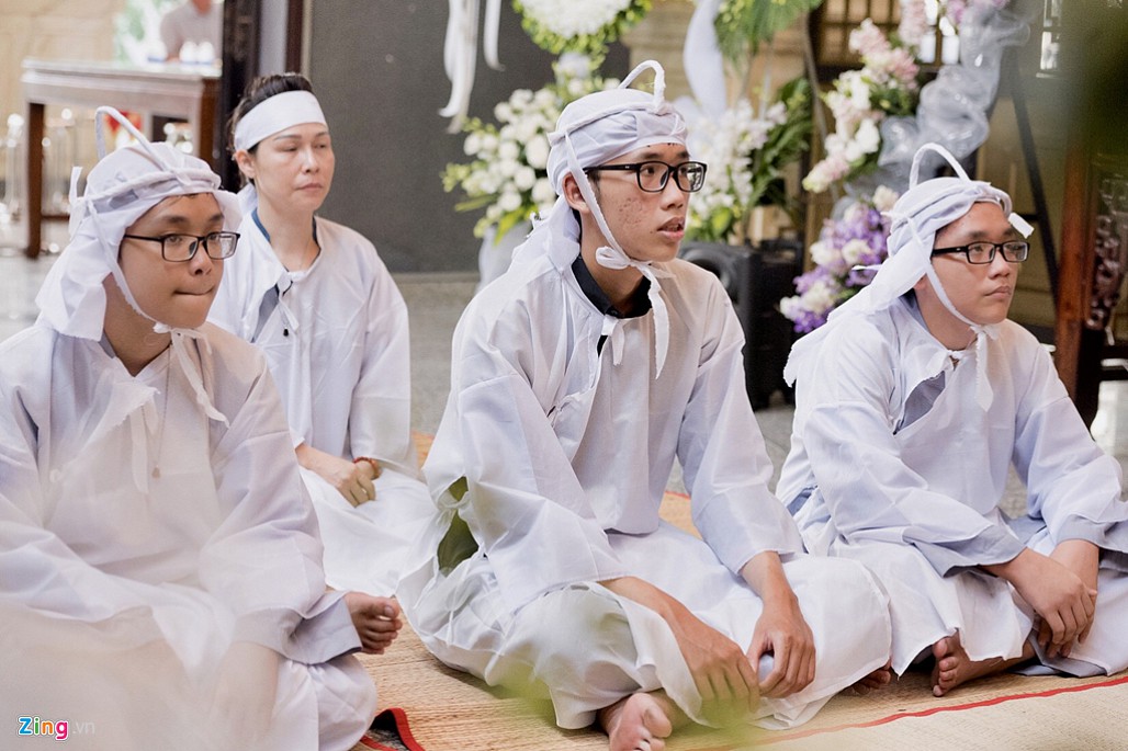 Vợ và ba con trai nén nỗi đau, kể về di nguyện của nghệ sĩ Xuân Hiếu-1