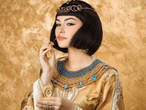 Không chỉ thông minh sắc sảo, nhờ có bí kíp này Cleopatra khiến đàn ông mê mệt