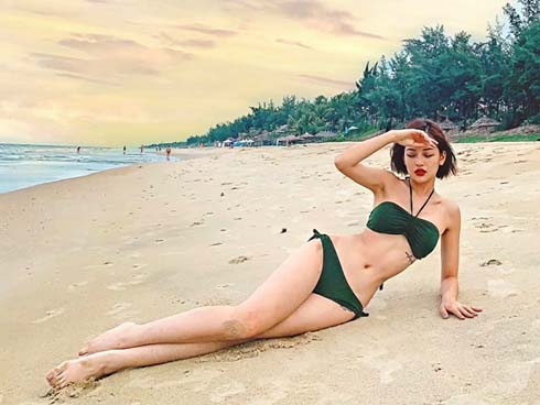 Ngỡ ngàng loạt ảnh bikini sexy của diễn viên Thùy Anh