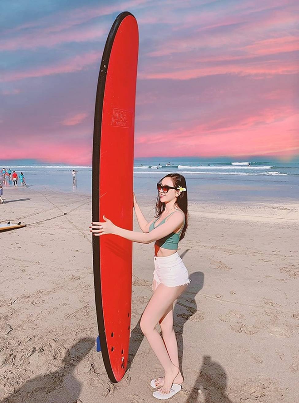 Hoa khôi hôn bạn diễn trước mặt bạn trai trên truyền hình, đời thực ra sao?-11