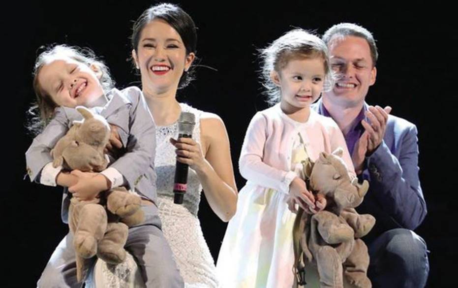 Chuyện dạy con của sao Việt: Hà Hồ, Việt Hương giấu nhẹm vì sợ dư luận soi mói; Quyền Linh cho con ngủ đất, ăn cơm với nước nắm-5