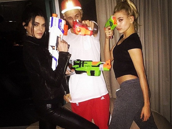 Chẳng ai ngờ Justin Bieber lại sủng” vợ đến nhường này: 10 năm trước đã âm thầm để ý, rước về là đội nàng lên đầu”-6