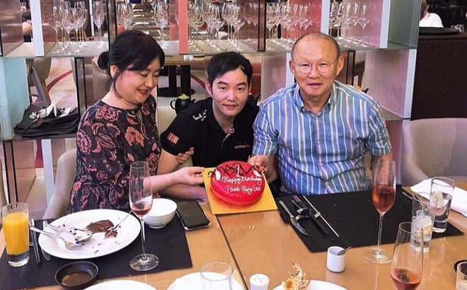 Nhân dịp sinh nhật bố, con trai thầy Park nói lời đặc biệt với CĐV Việt Nam và Xuân Trường-1