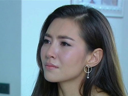 Con sinh ra giống hệt chồng cũ, tôi đánh vợ bầm dập rồi chết sững khi thấy thứ này-3