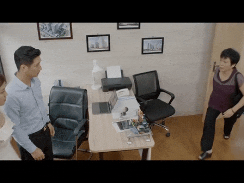 'Hoa hồng trên ngực trái': Bắt gặp Thái ôm ấp Trà, mẹ Khuê tát 'tiểu tam' lật mặt