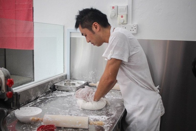 Bỏ việc lương 170 triệu/tháng về khởi nghiệp với loại bánh làm từ gạo-1