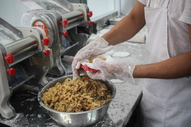 Bỏ việc lương 170 triệu/tháng về khởi nghiệp với loại bánh làm từ gạo-6