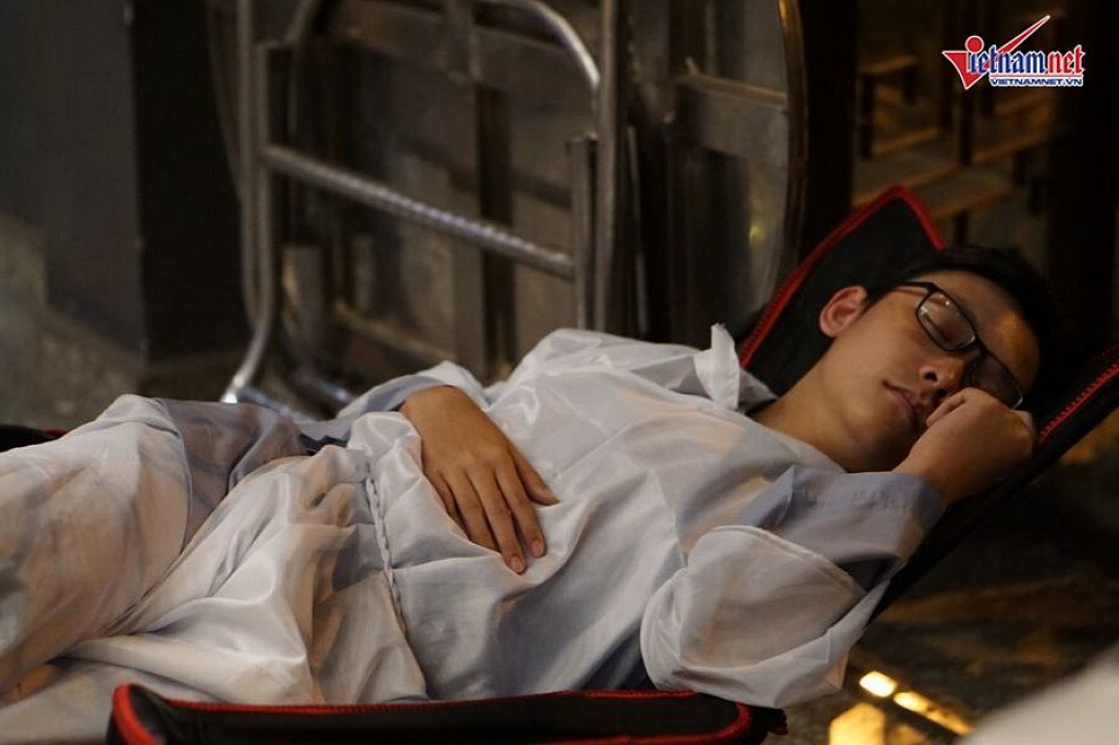 Chú chó của nghệ sĩ Xuân Hiếu bỏ ăn, nằm phục bên linh cữu chủ-8