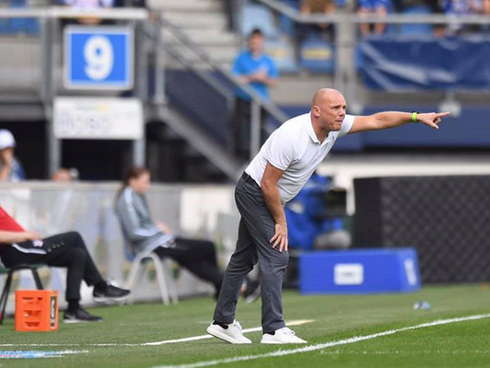 Văn Hậu chưa thể về hội quân tuyển Việt Nam-2