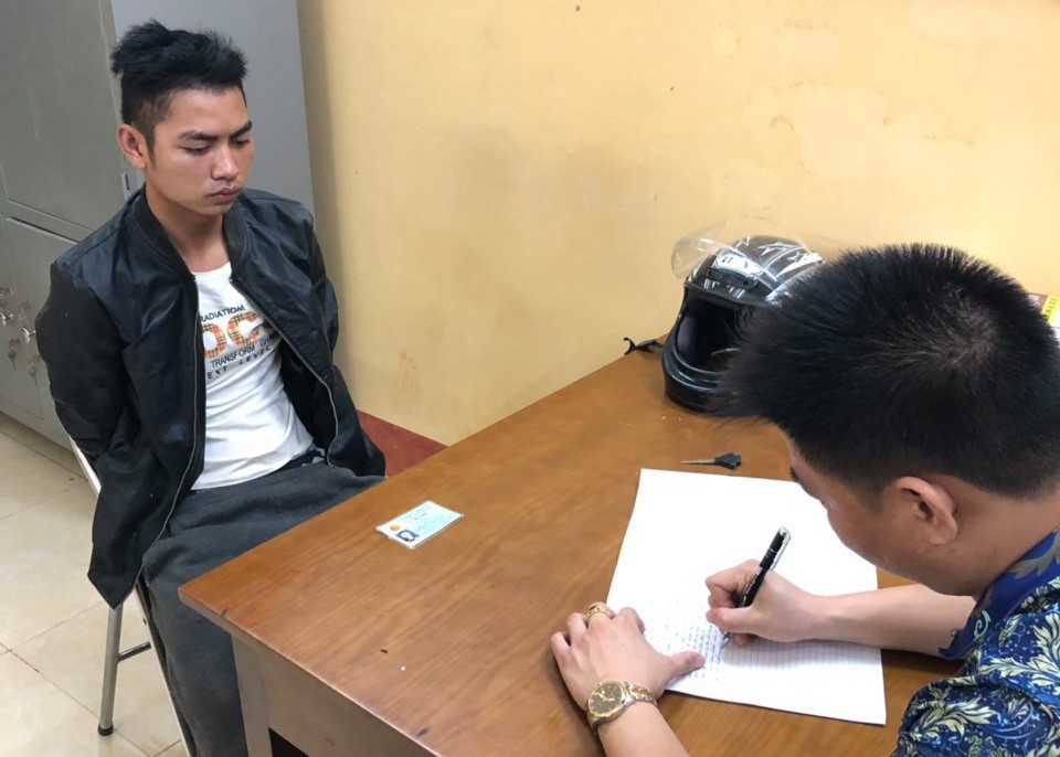 Mẹ của nam sinh chạy Grab bị giết hại: Giá như tôi quyết liệt không cho con chạy xe ôm...-1