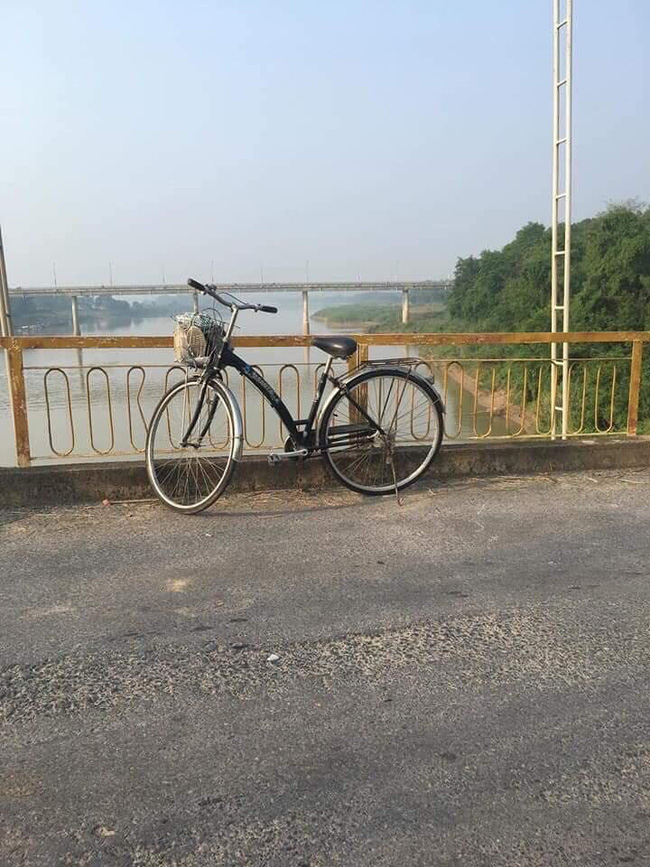 Vừa tốt nghiệp đại học, cô gái 22 tuổi để lại xe đạp rồi nhảy xuống sông Lam tự tử-1