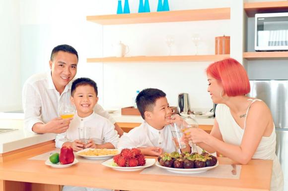 MC Hoàng Linh đăng ảnh gia đình hạnh phúc, dân mạng xuýt xoa trước diễn xuất của cặp song sinh-12